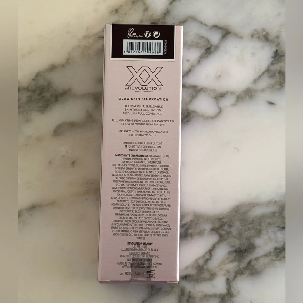 XX Revolution Glow Skin FauXXdation Foundation FX20